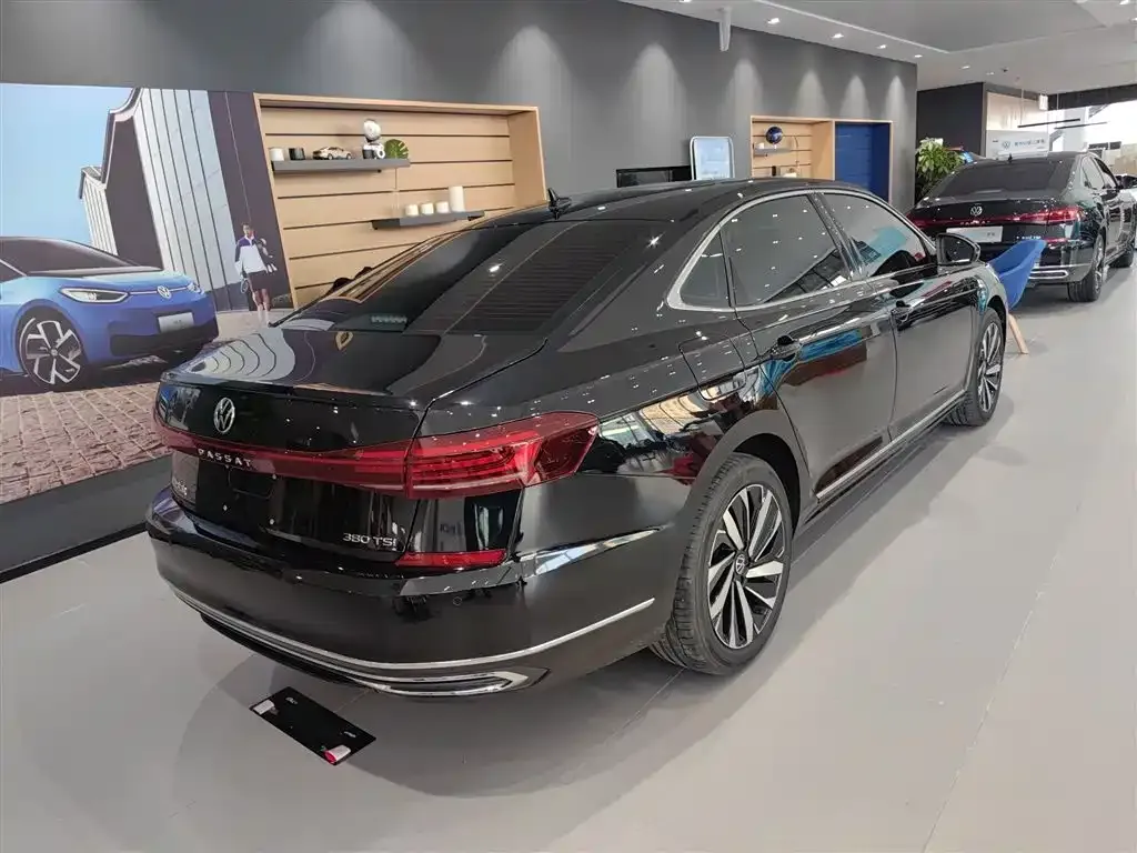 Volkswagen Passat — фото 7