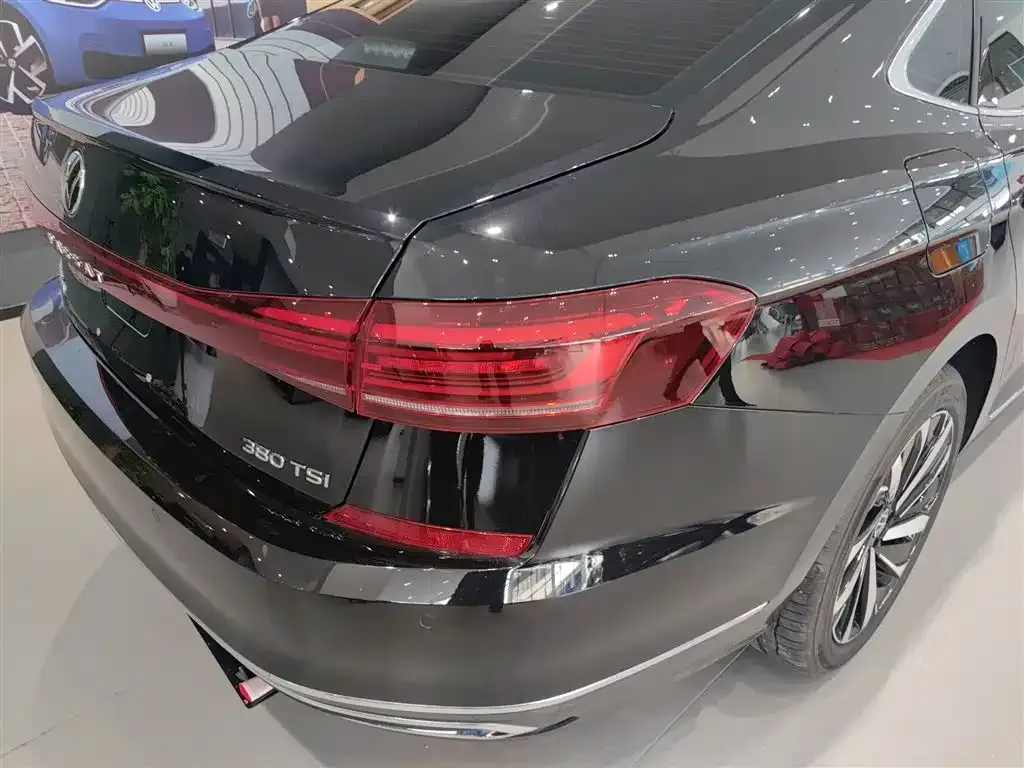 Volkswagen Passat — фото 6
