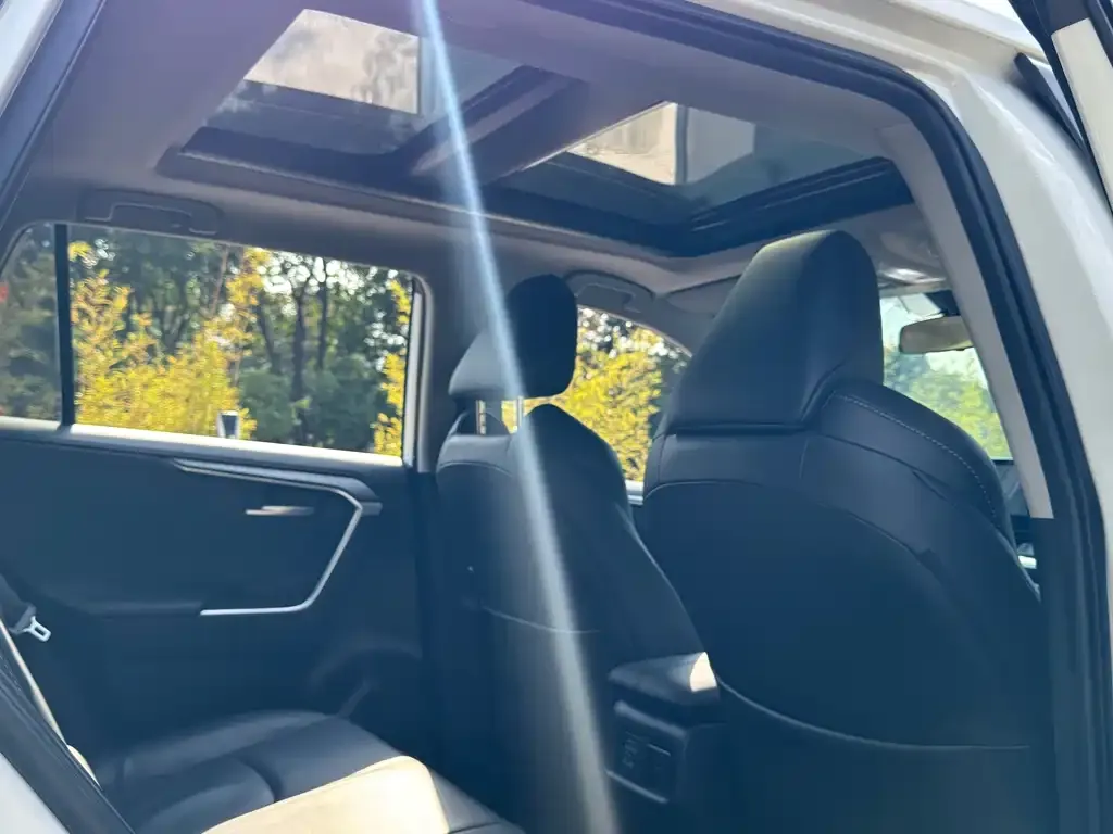 Toyota Wildlander 2023 из CN, фото 2