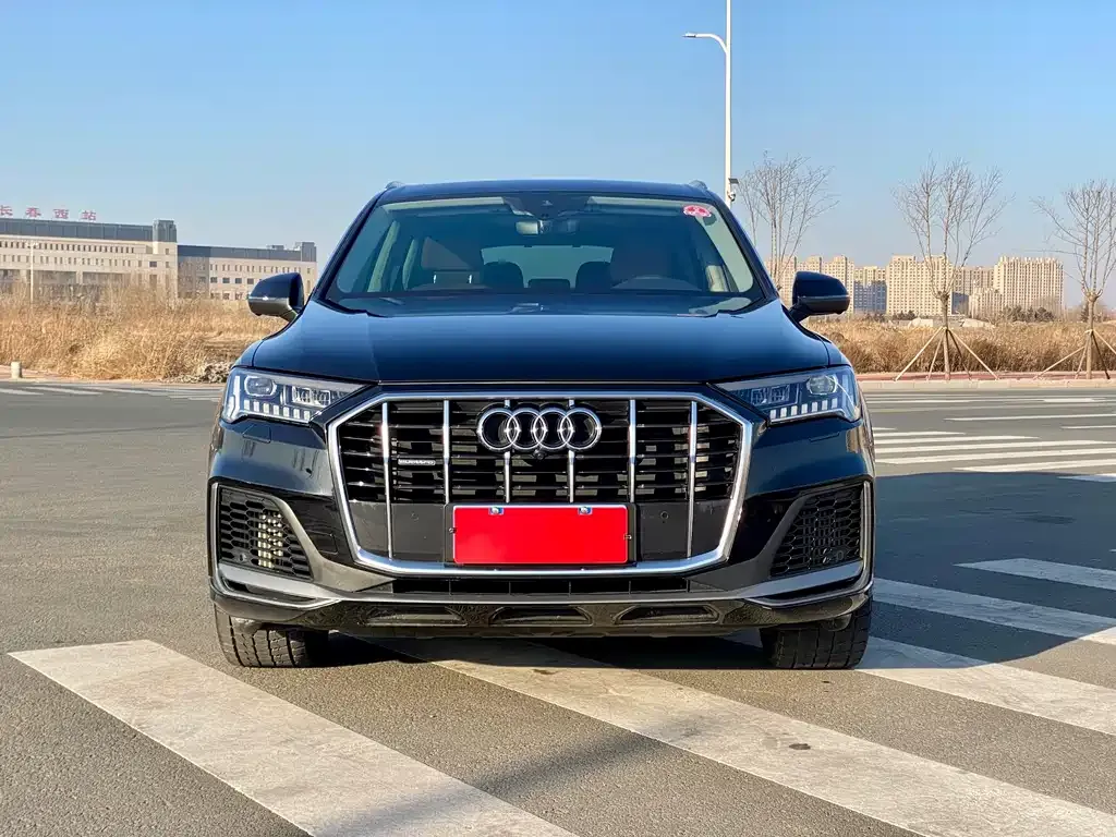 Audi Q7 2021 из CN, фото 8