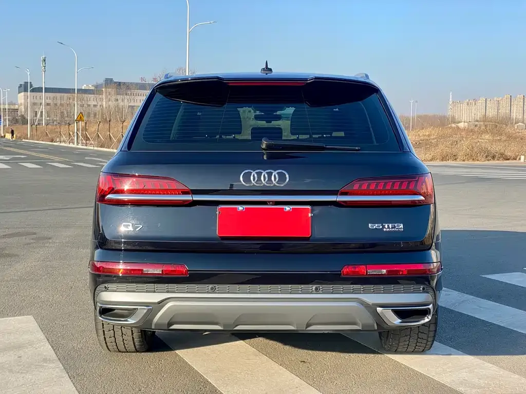Audi Q7 2021 из CN, фото 3
