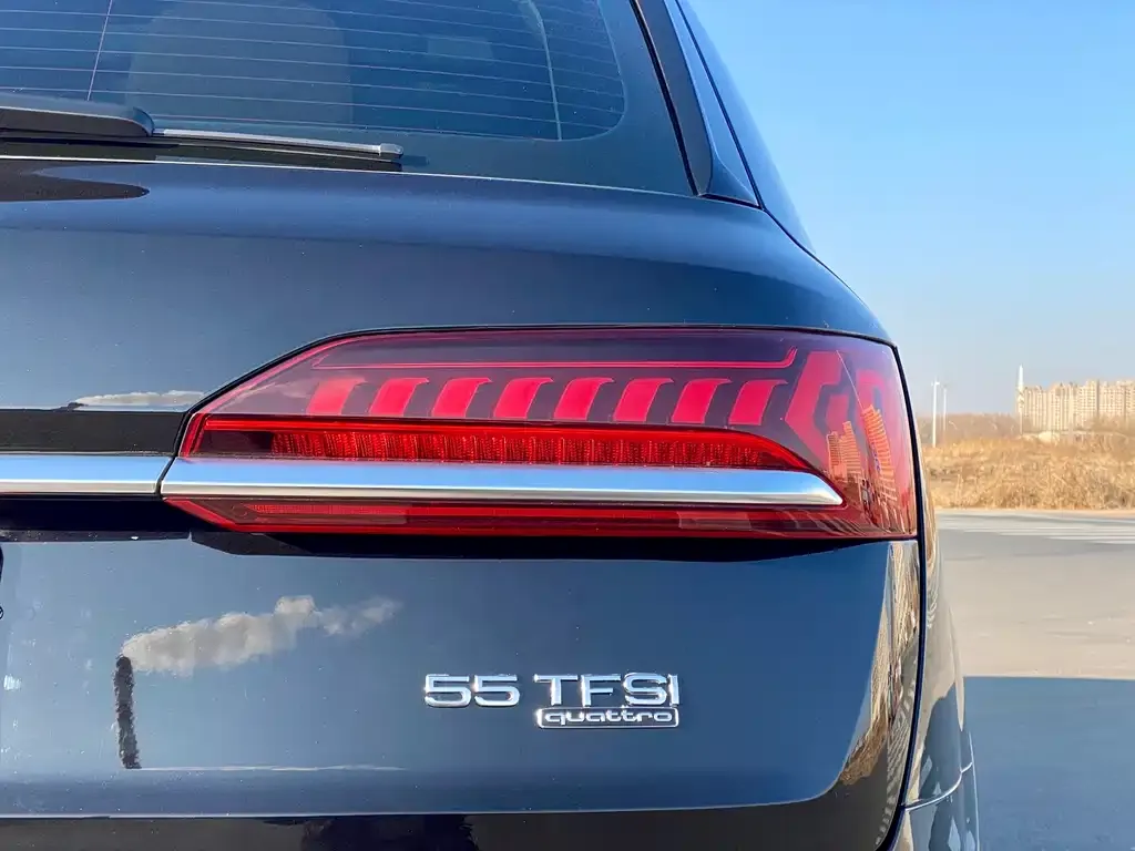 Audi Q7 2021 из CN, фото 5