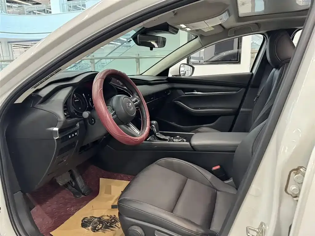 Mazda 3 Axela 2022 из CN, фото 3