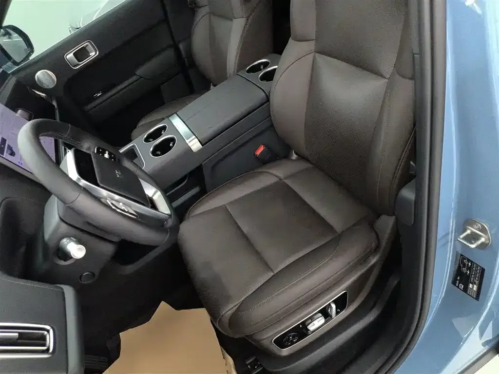 Li Auto L8 — фото 8