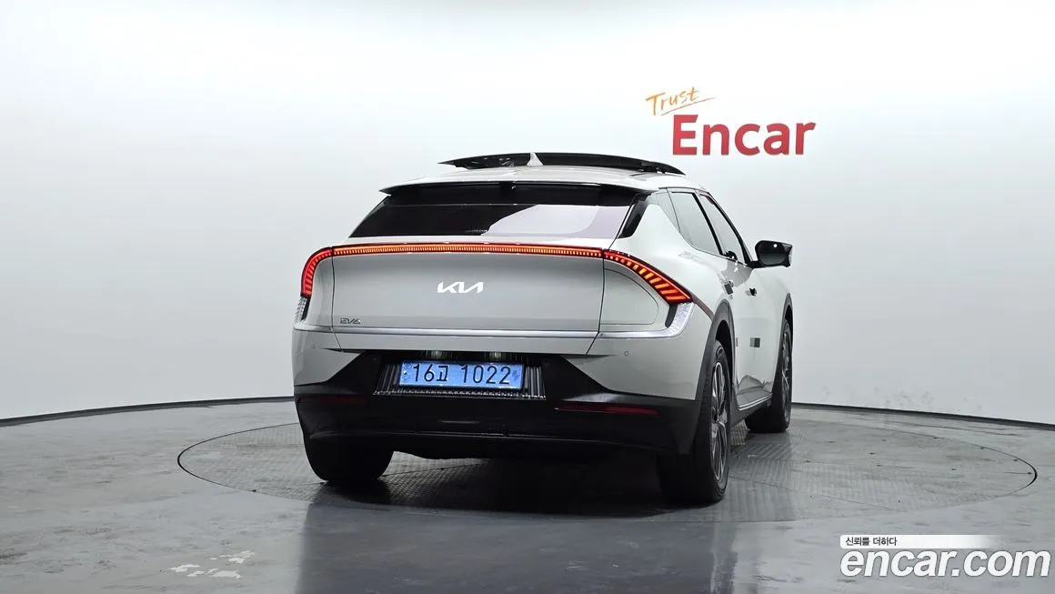 Kia EV6 — фото 7