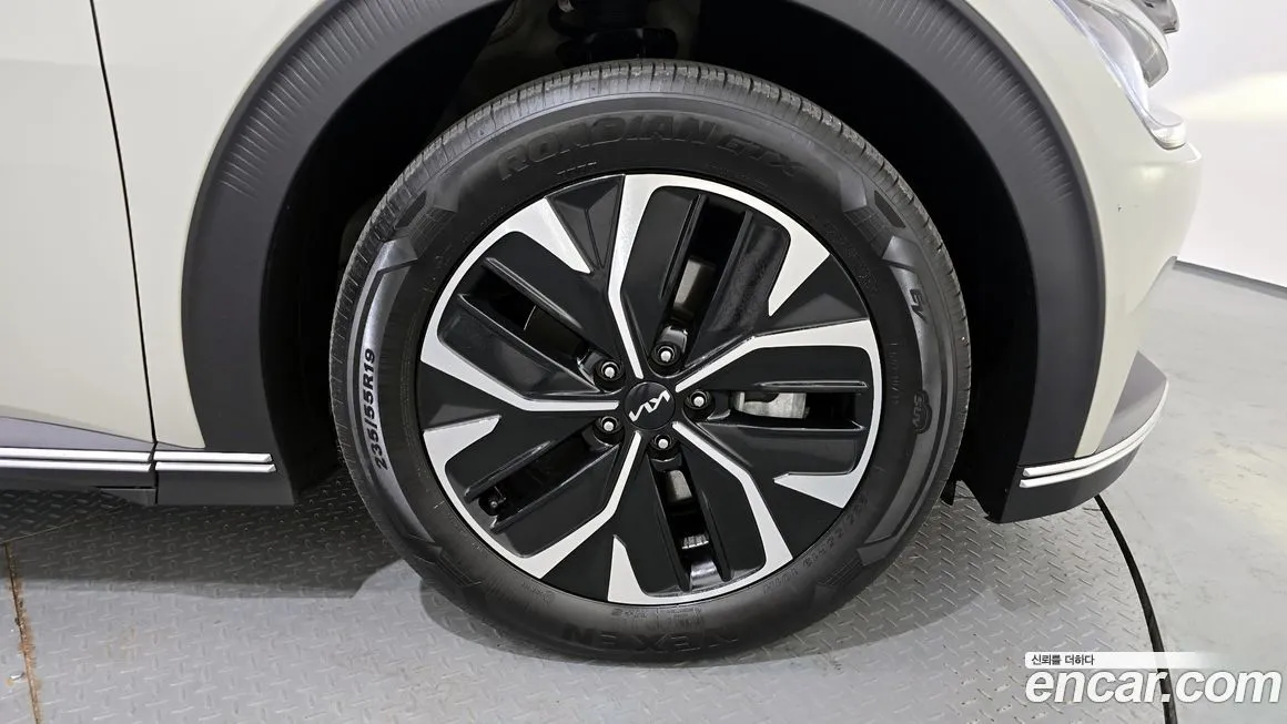 Kia EV6 — фото 5