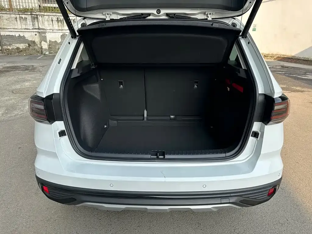 Volkswagen Tharu 2024 из CN, фото 9