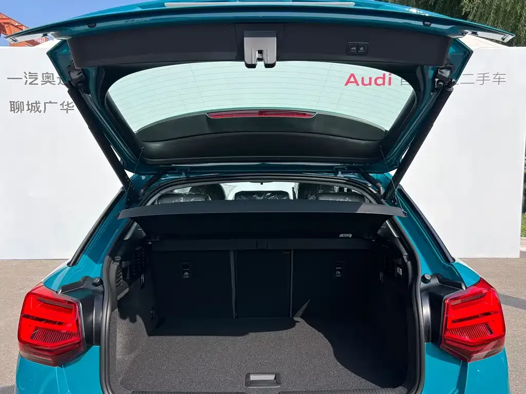Audi Q2L 2025 из CN, фото 3