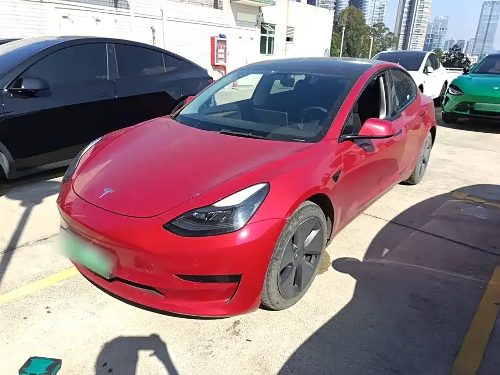 Tesla Model 3 — фото 10