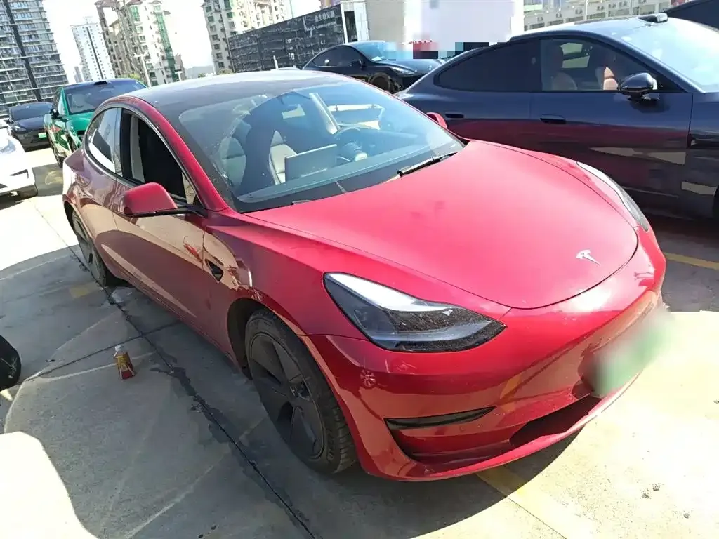 Tesla Model 3 — фото 9