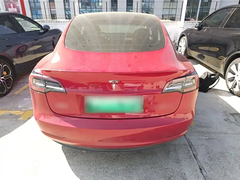 Tesla Model 3 — фото 5
