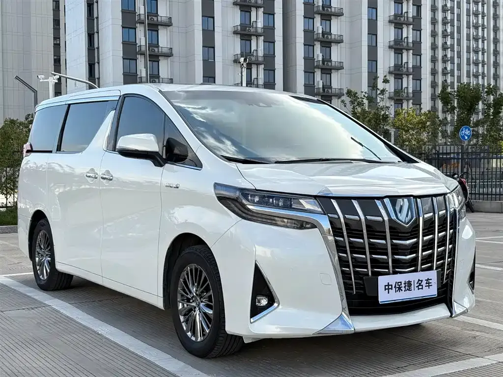 Toyota Alphard — фото 6