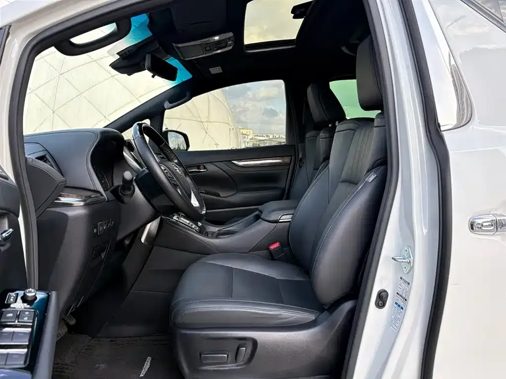 Toyota Alphard — фото 3