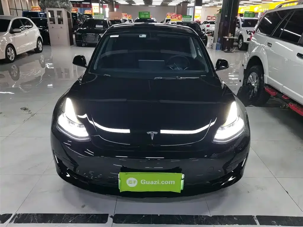 Tesla Model 3 — фото 10