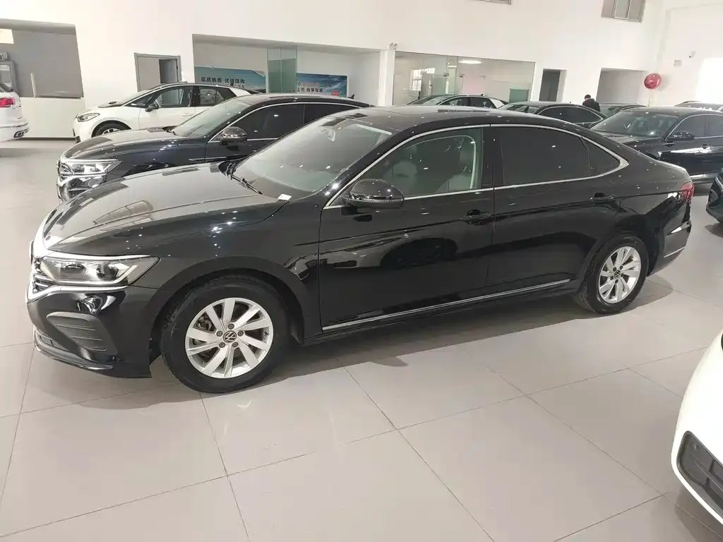 Volkswagen Passat 2022 из CN, фото 3