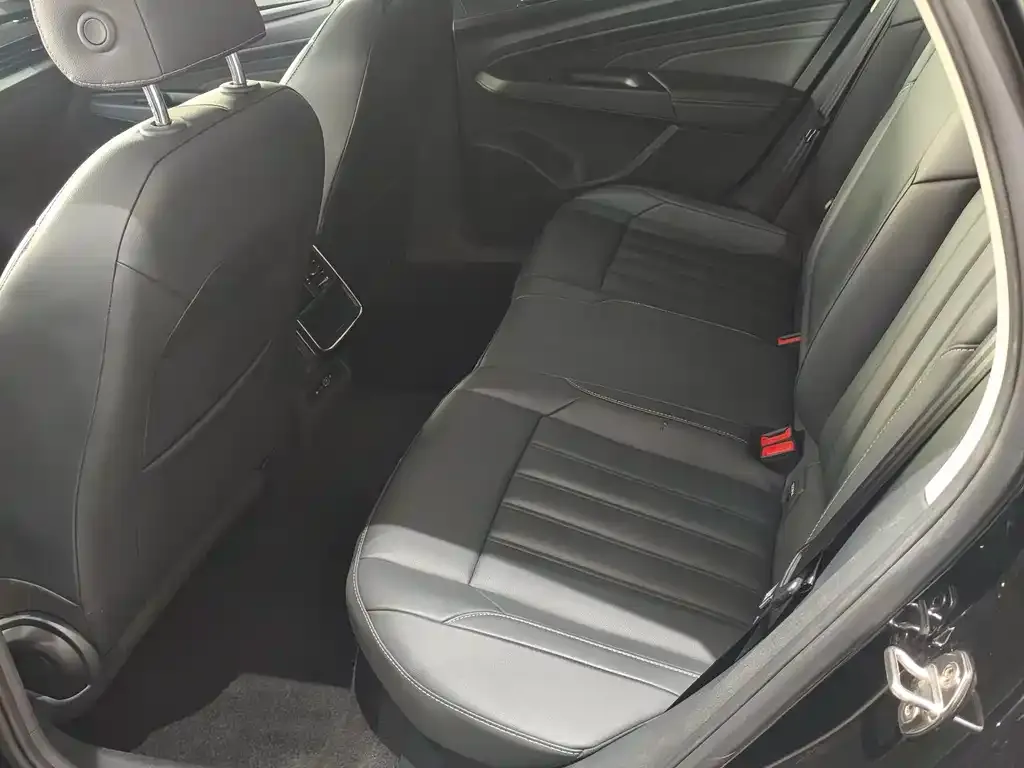 Volkswagen Passat 2022 из CN, фото 7