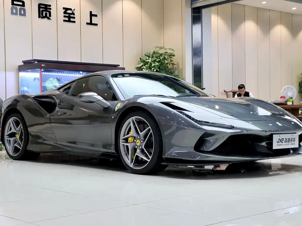 Ferrari F8 — фото 10