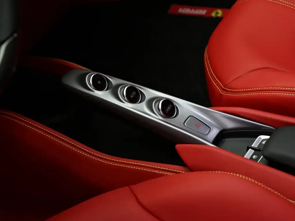 Ferrari F8 — фото 6