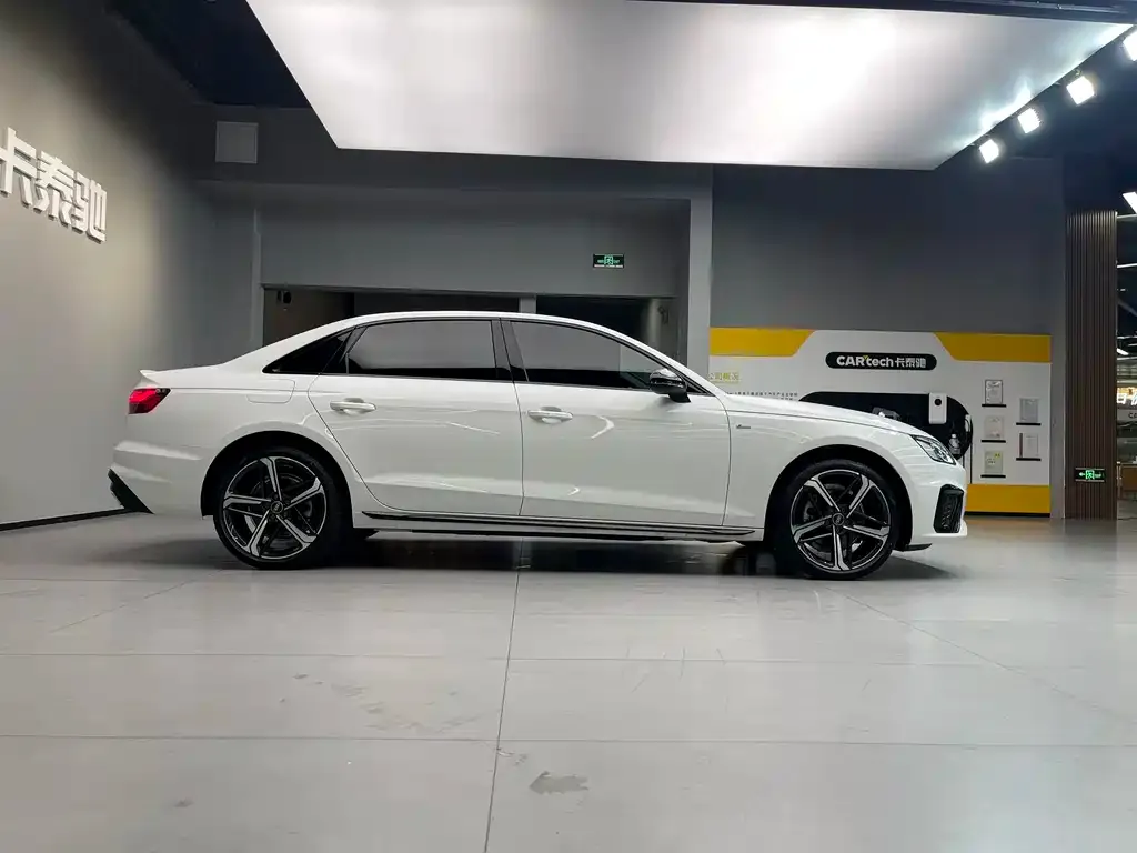 Audi A4L 2024 из CN, фото 2