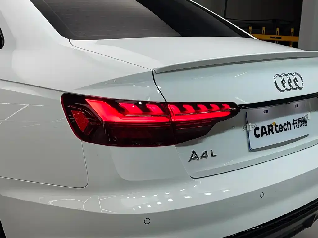 Audi A4L 2024 из CN, фото 3