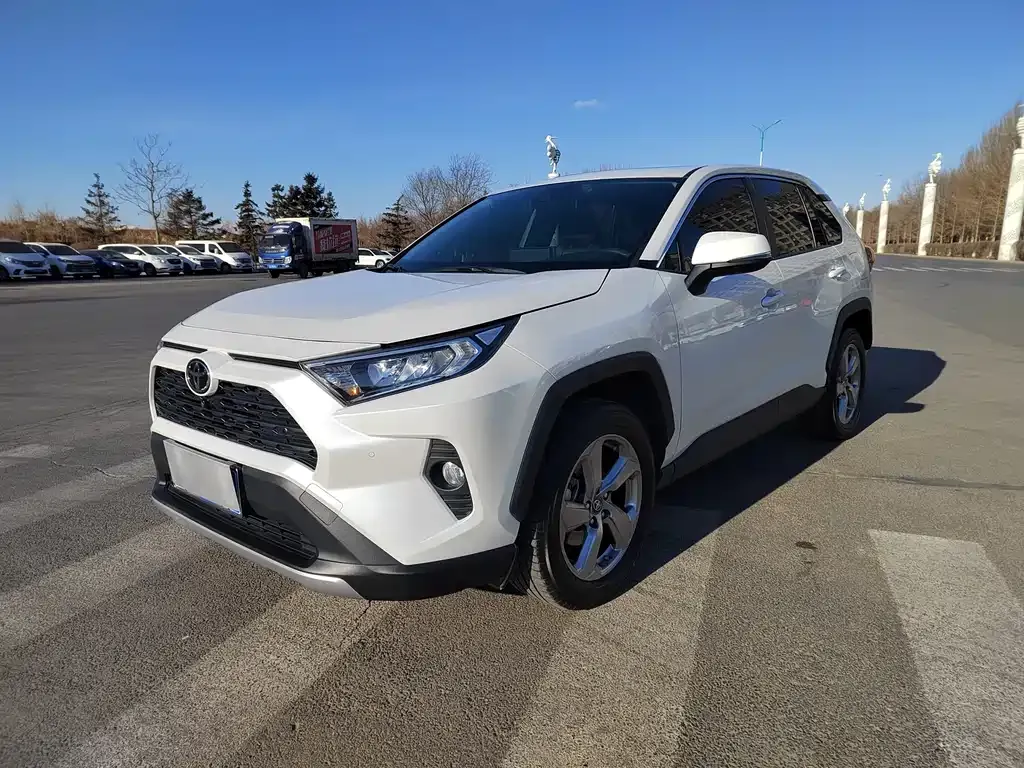 Toyota RAV4 2022 из CN, фото 1