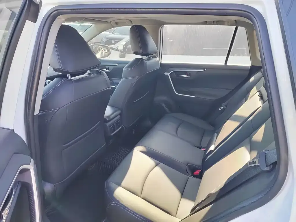 Toyota RAV4 2022 из CN, фото 4