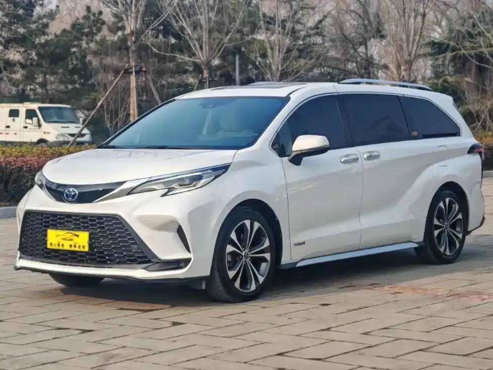 Toyota Granvia 2022 из CN, фото 1