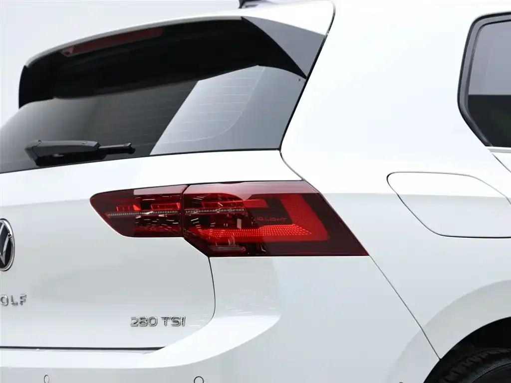 Volkswagen Golf 2022 из CN, фото 4