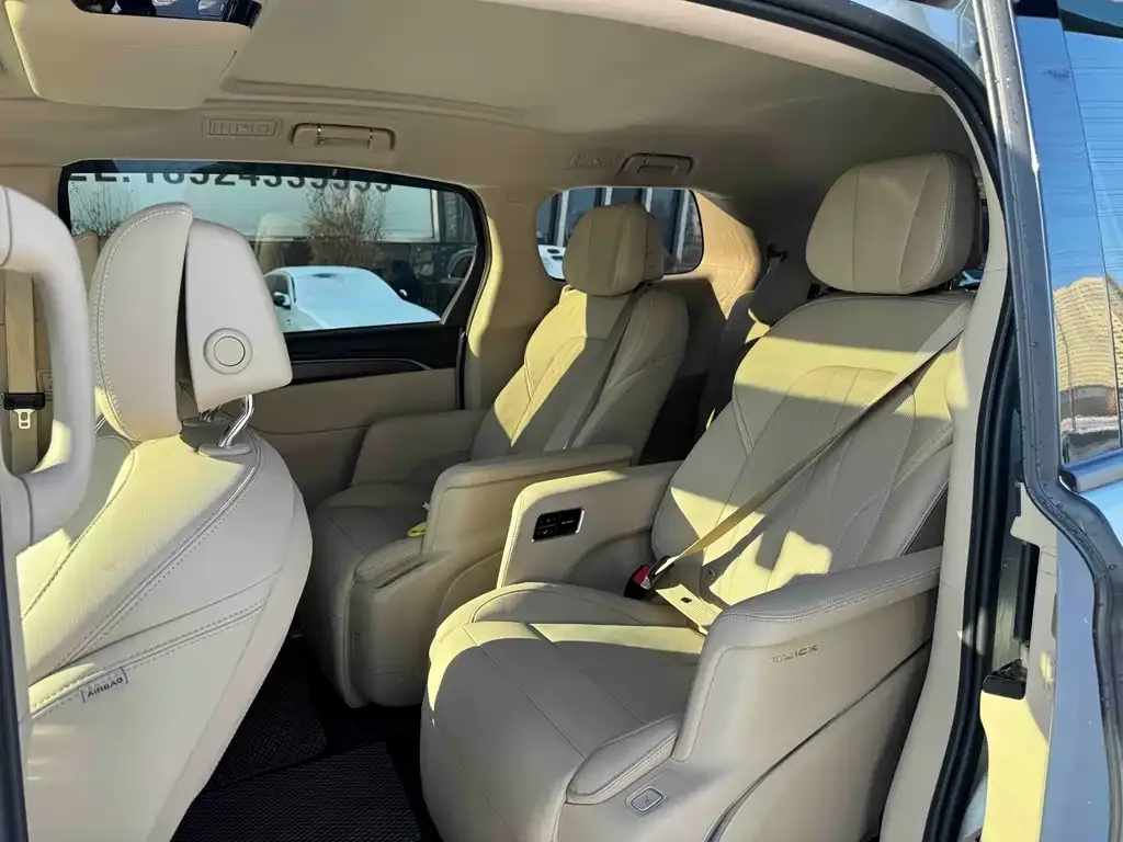 Buick GL8 Hybrid — фото 4