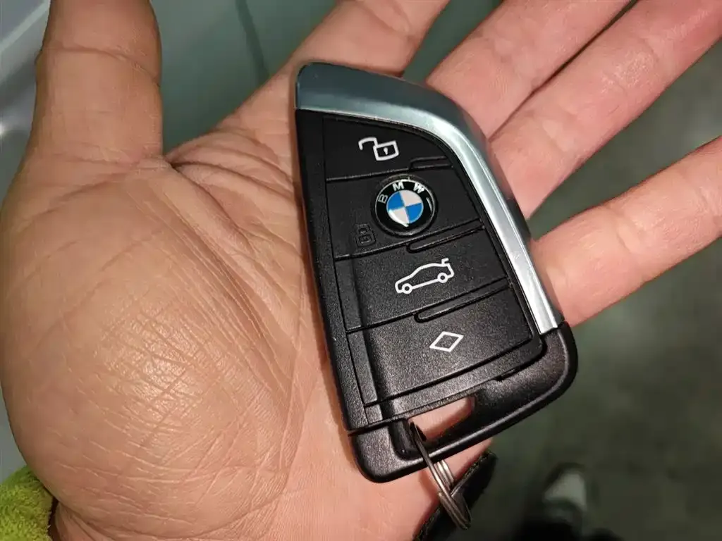 BMW 3 Series 2024 из CN, фото 2