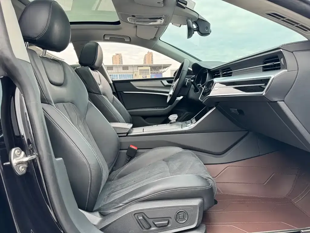 Audi A7L 2024 из CN, фото 2