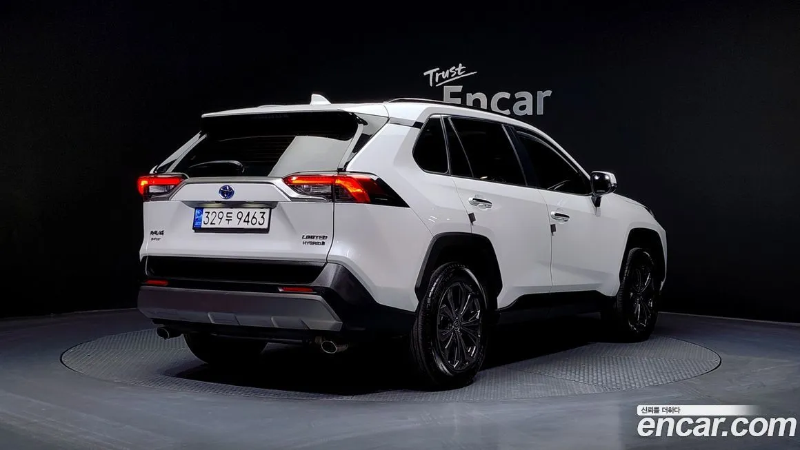 Toyota RAV4 2023 из KR, фото 3