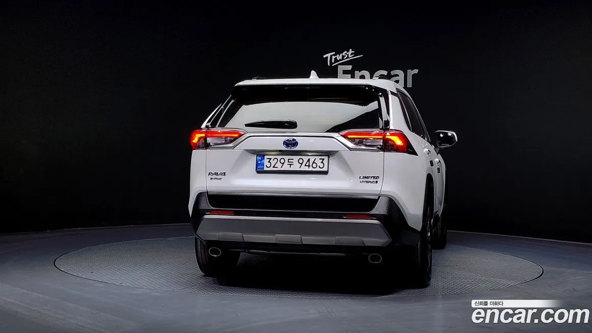 Toyota RAV4 2023 из KR, фото 2