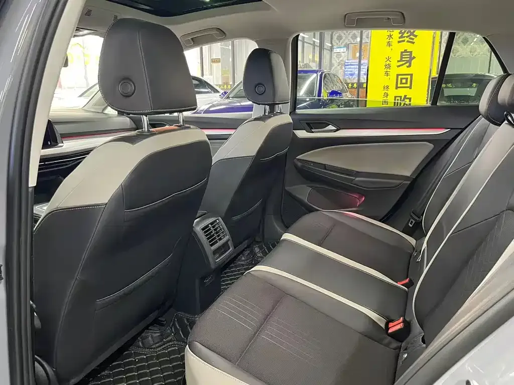 Volkswagen Golf 2021 из CN, фото 6