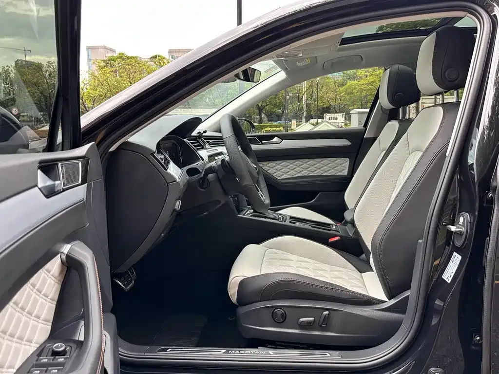 Volkswagen Magotan 2025 из CN, фото 2