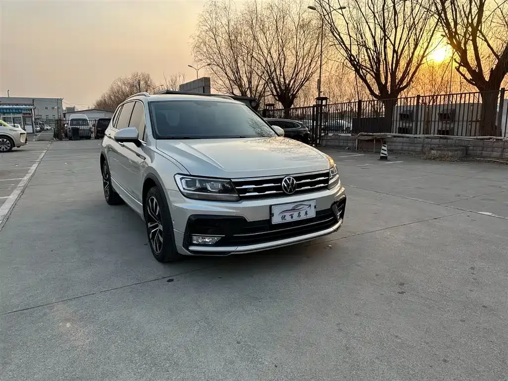 Volkswagen Tiguan L — фото 3