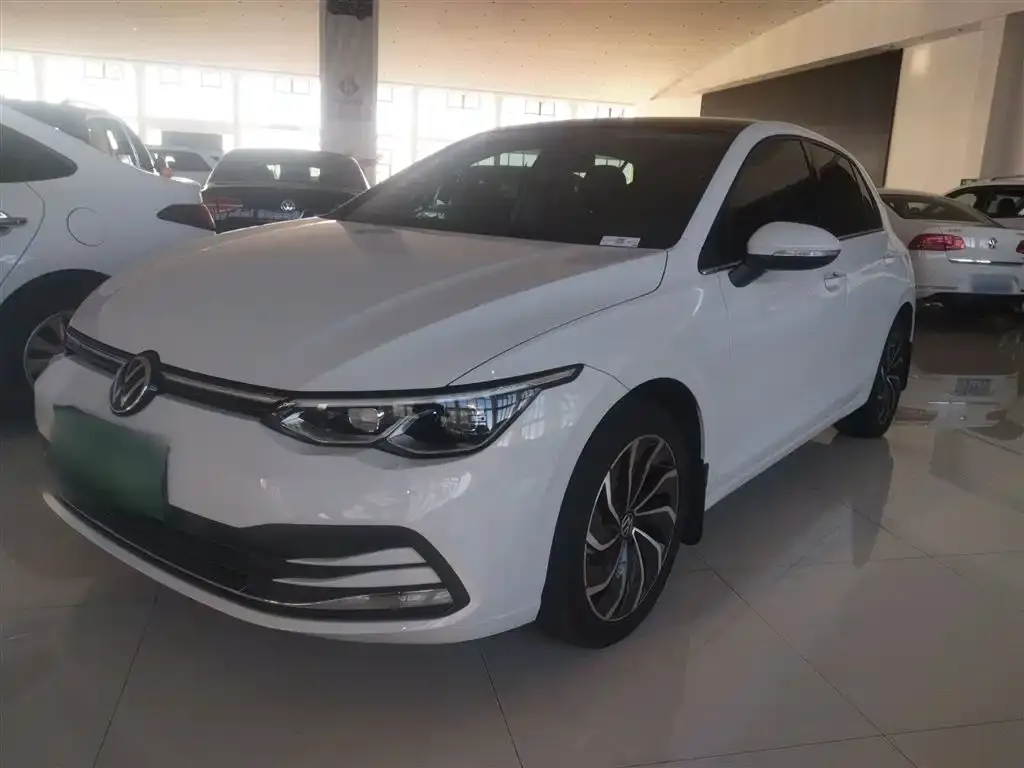Volkswagen Golf 2023 из CN, фото 1