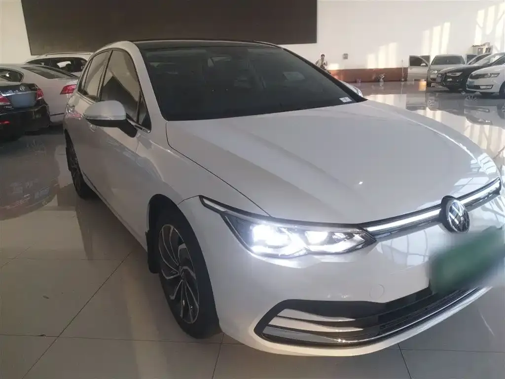 Volkswagen Golf 2023 из CN, фото 4
