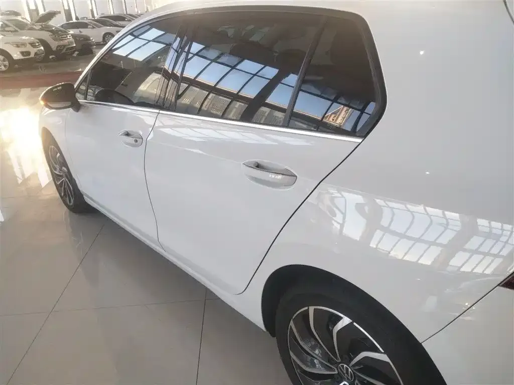 Volkswagen Golf 2023 из CN, фото 5