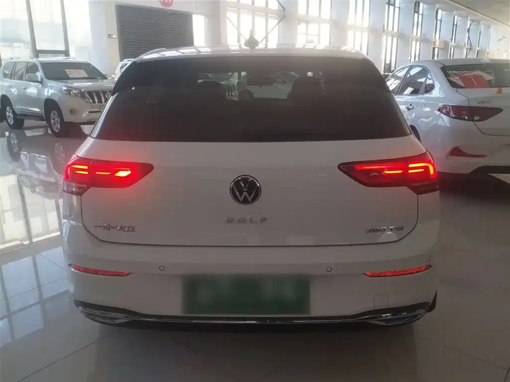 Volkswagen Golf 2023 из CN, фото 6