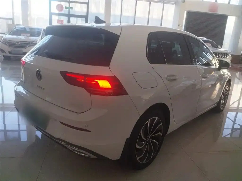 Volkswagen Golf 2023 из CN, фото 7