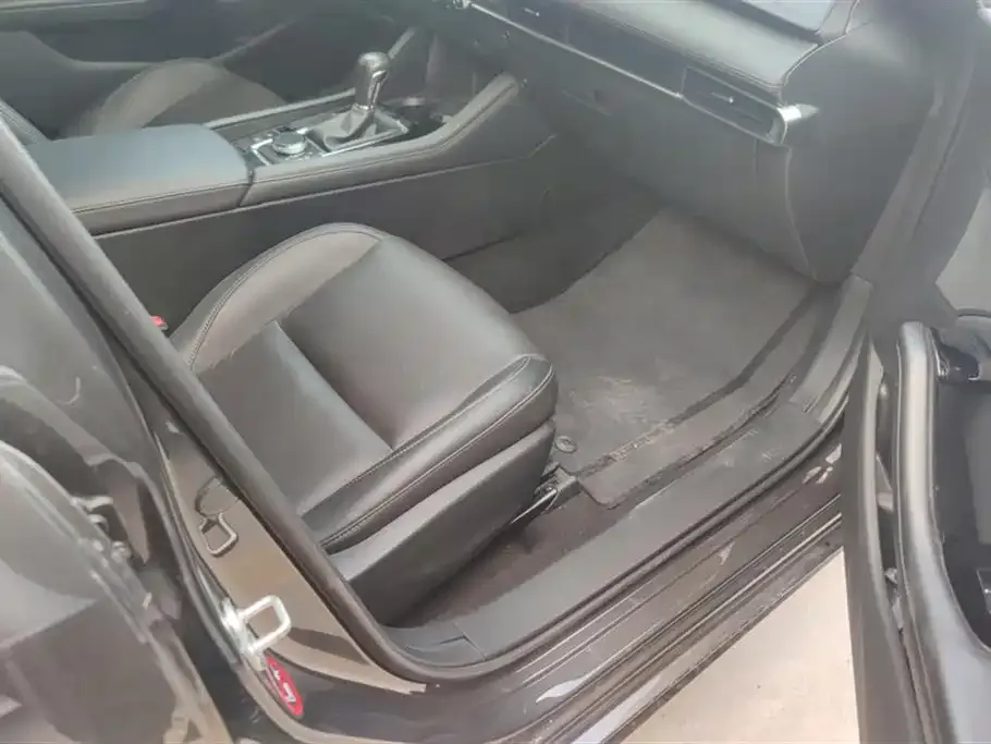 Mazda 3 Axela 2023 из CN, фото 8