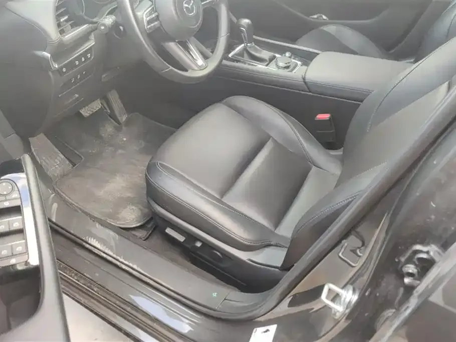 Mazda 3 Axela 2023 из CN, фото 9