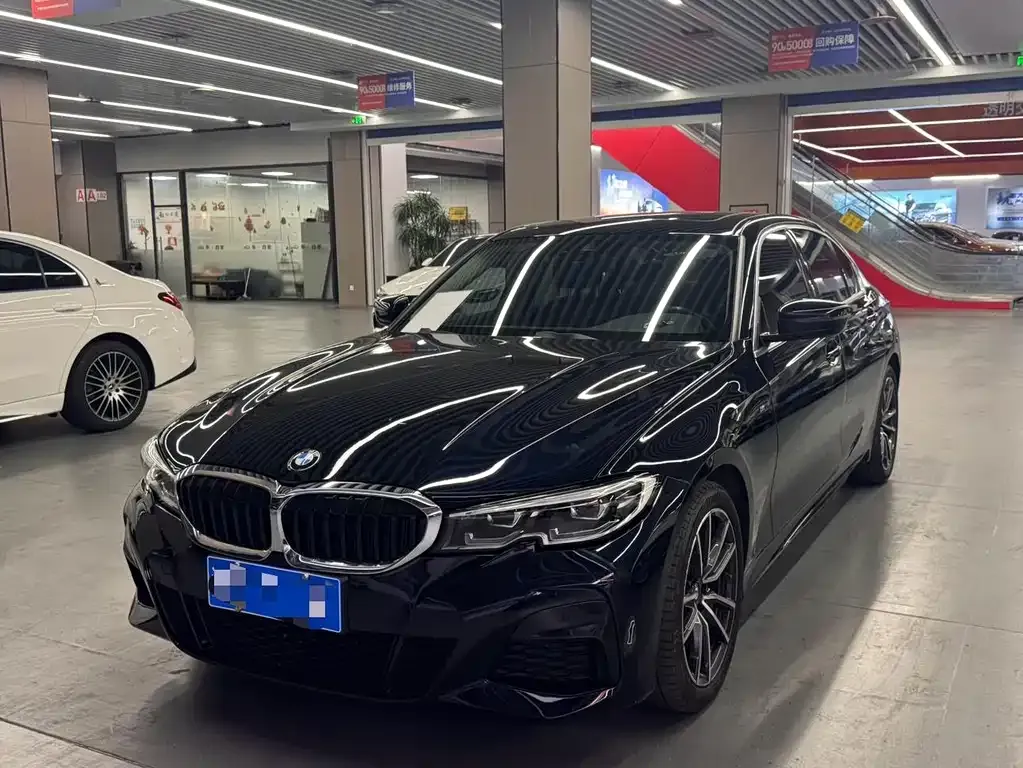 BMW 3 Series 2021 из CN, фото 1