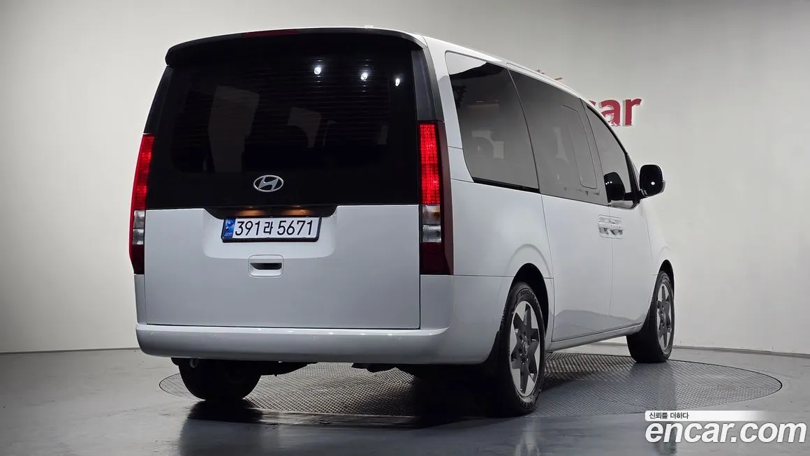 Hyundai Staria — фото 2