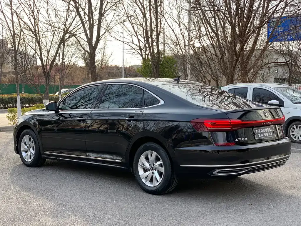 Volkswagen Passat — фото 7
