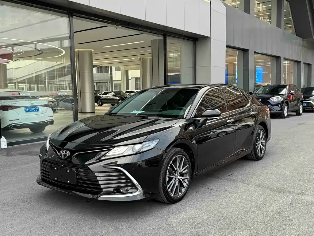 Toyota Camry 2023 из CN, фото 1