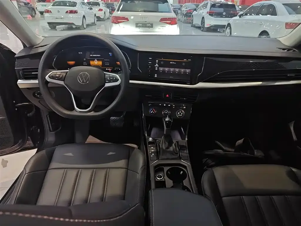 Volkswagen Passat 2023 из CN, фото 5