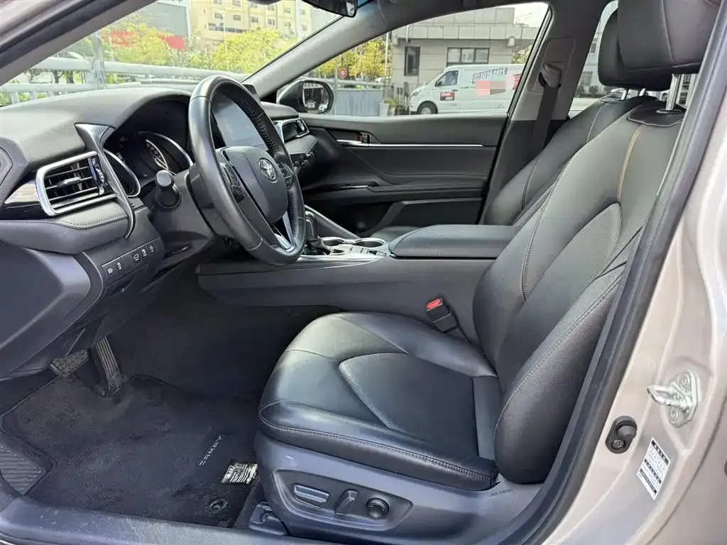 Toyota Camry 2022 из CN, фото 2
