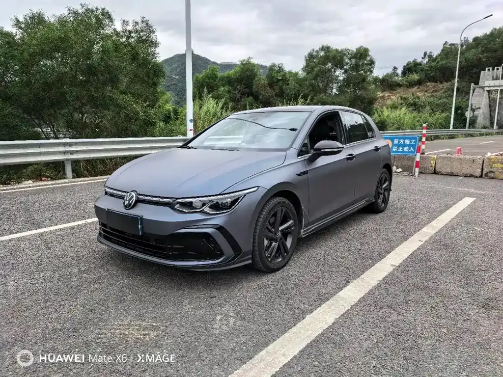 Volkswagen Golf 2024 из CN, фото 1